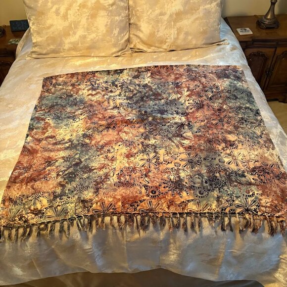 Large Wrap or Throw - Picture 4 of 7